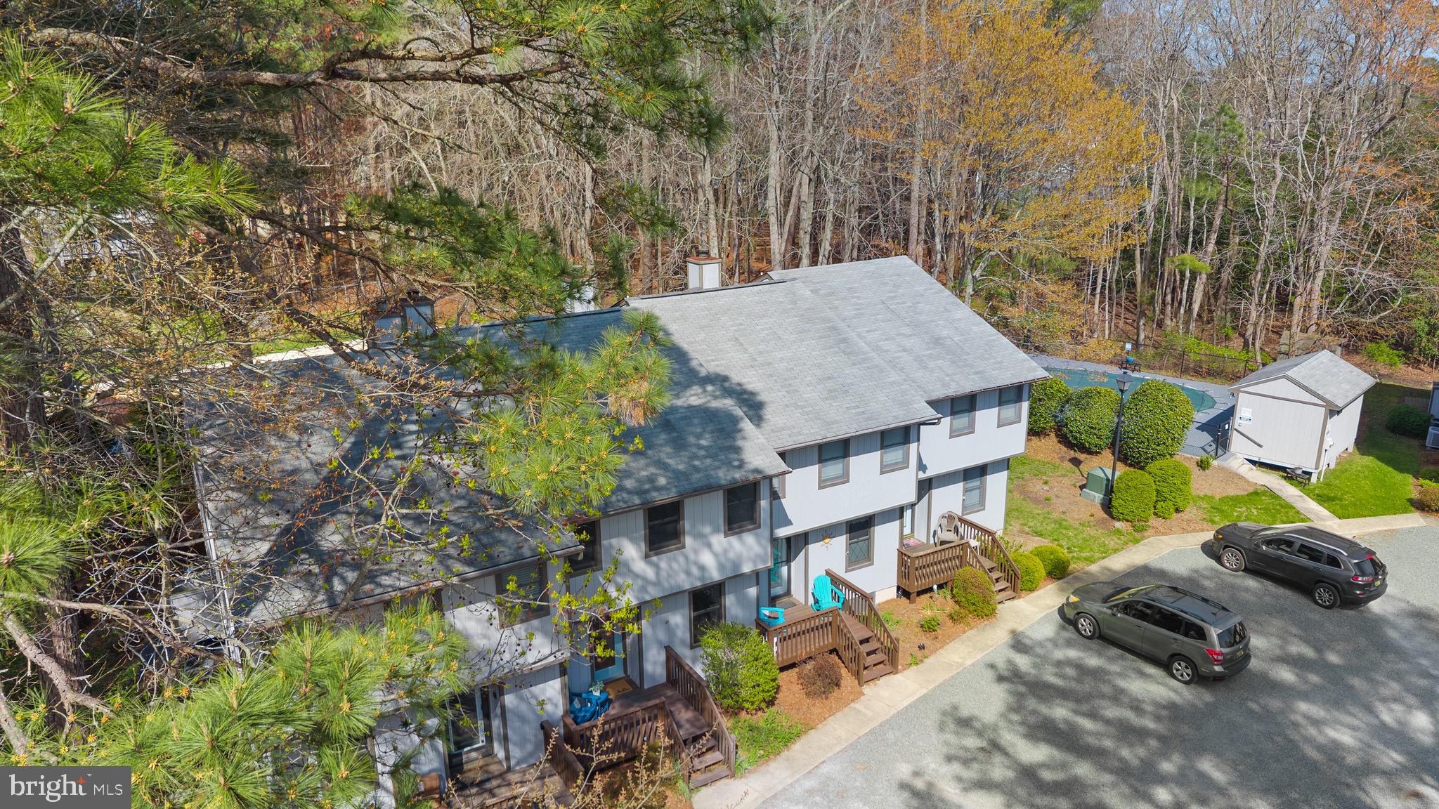 BEACH HOLLOW - Residential