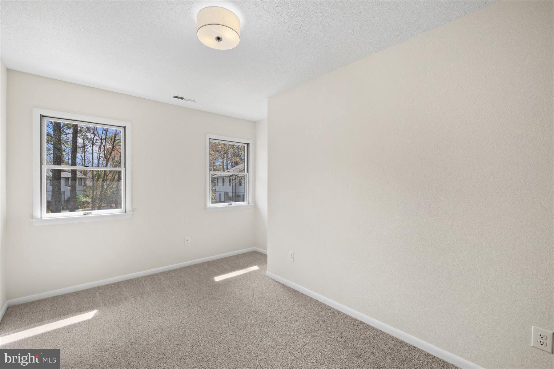 BEACH HOLLOW - Residential