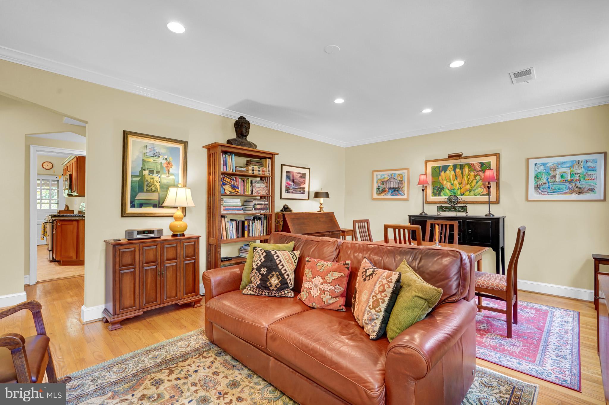 400 COMMONWEALTH AVENUE 304