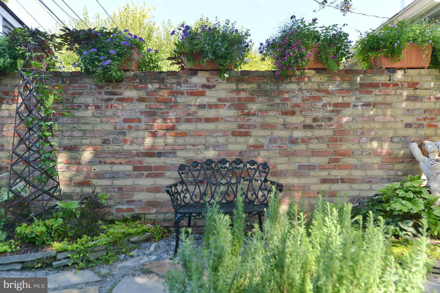 VIRGINIA VILLAGE - Residential