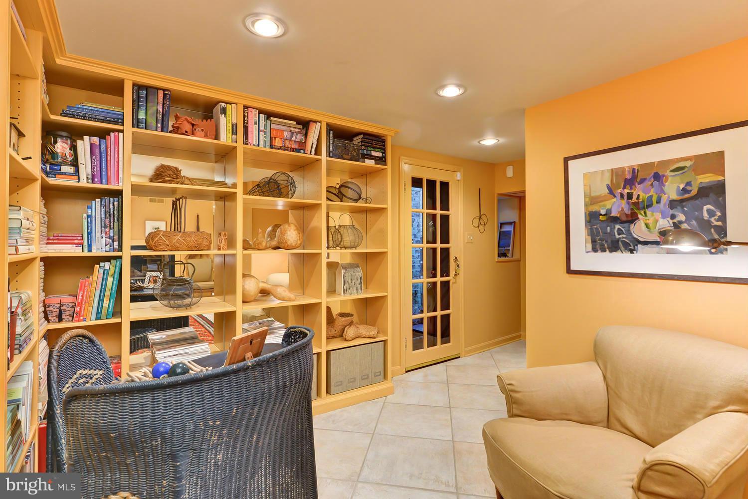 VIRGINIA VILLAGE - Residential