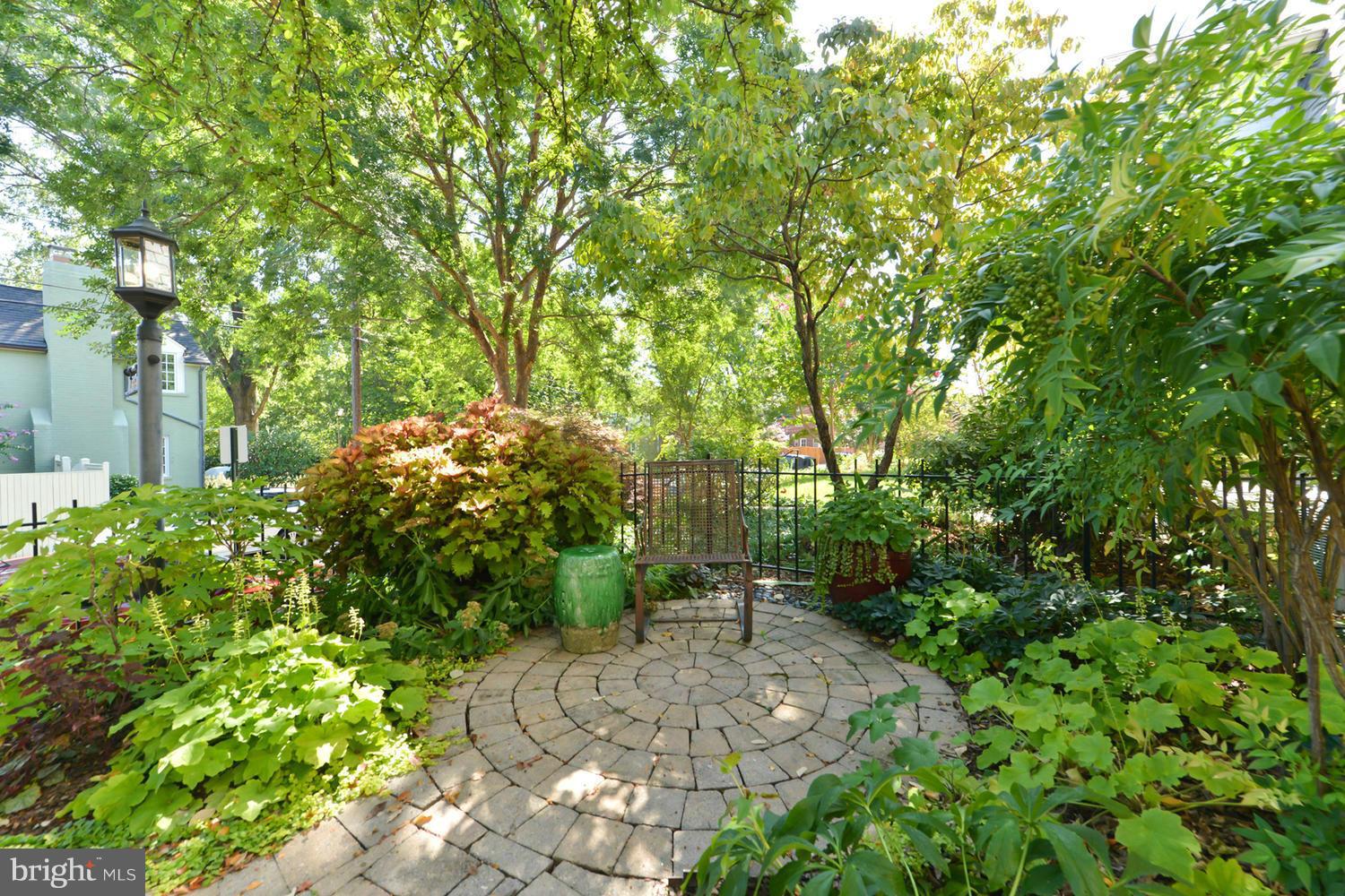 VIRGINIA VILLAGE - Residential