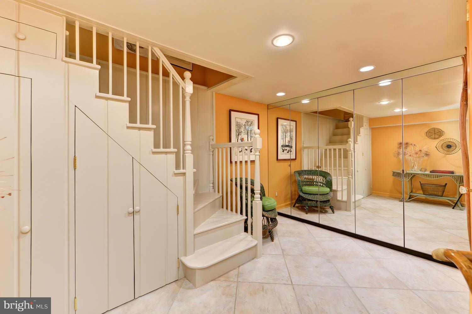 VIRGINIA VILLAGE - Residential