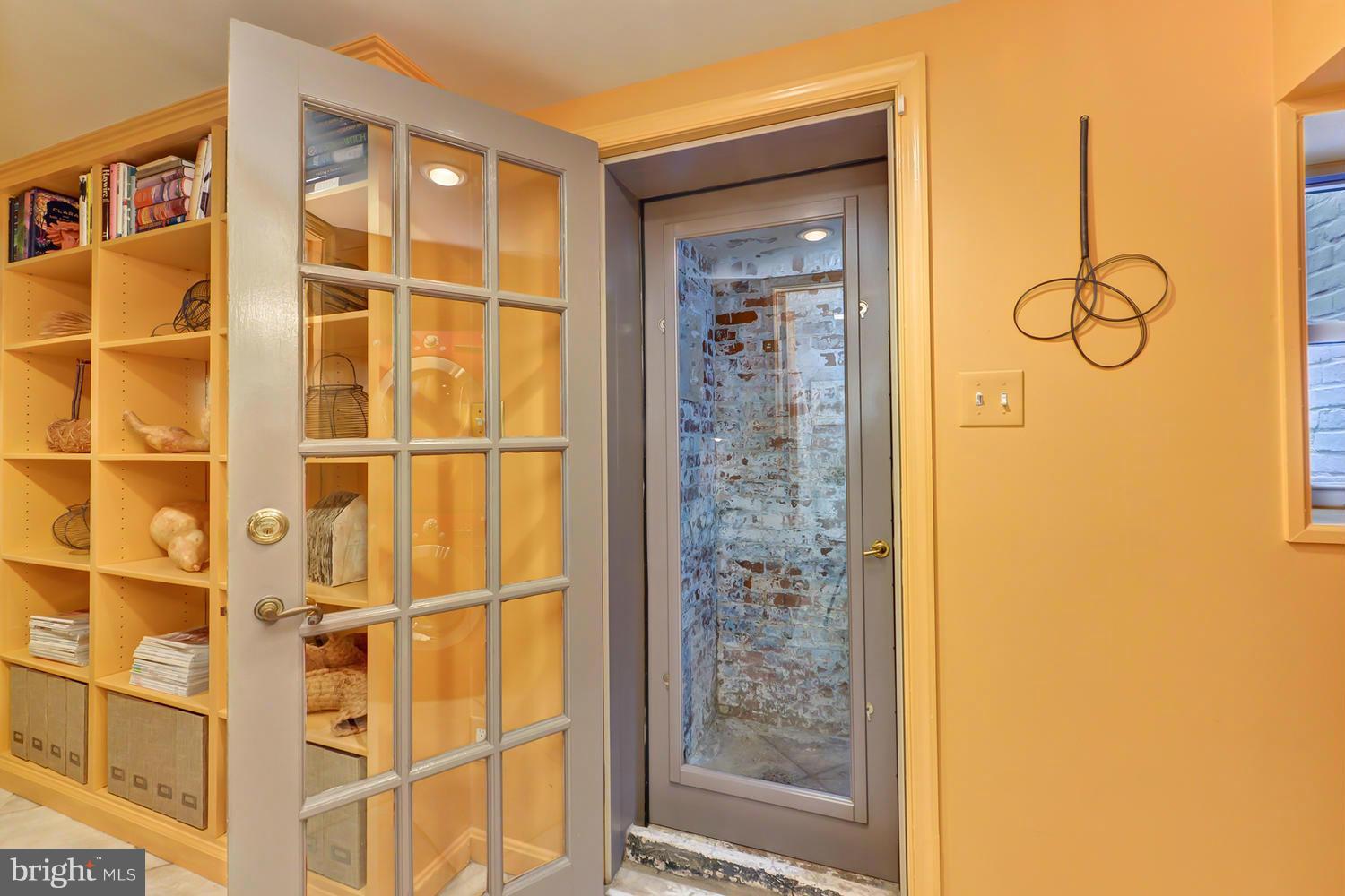 VIRGINIA VILLAGE - Residential