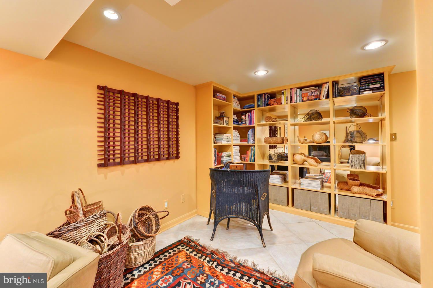 VIRGINIA VILLAGE - Residential