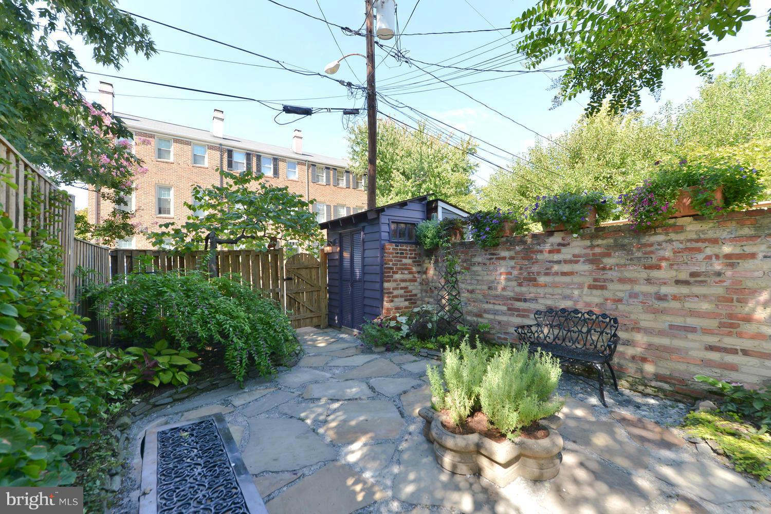 VIRGINIA VILLAGE - Residential