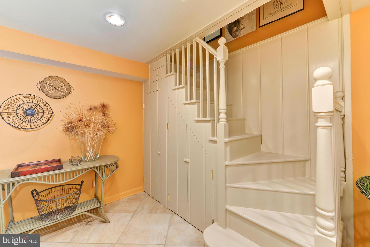 VIRGINIA VILLAGE - Residential