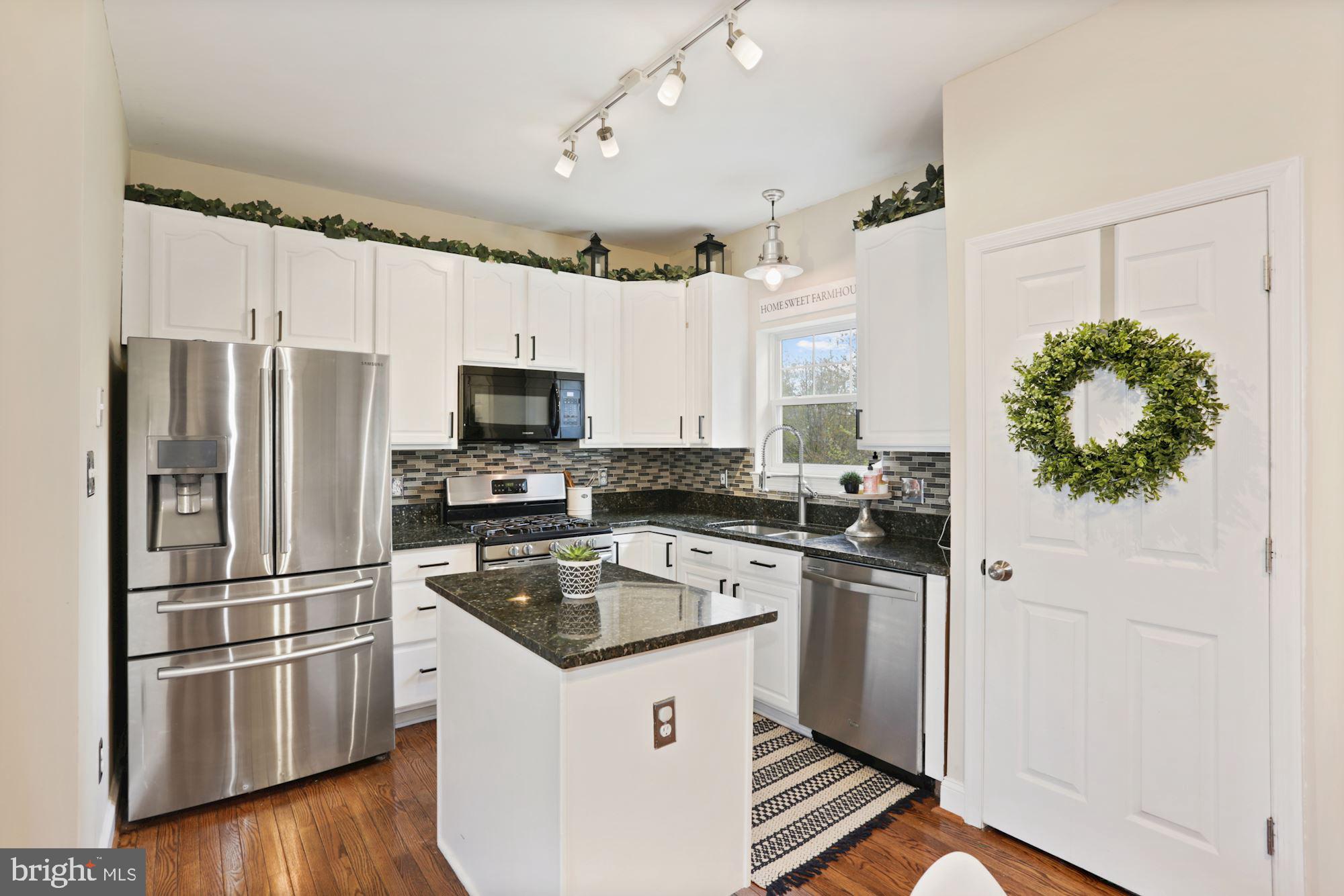 RIDGES AT ASHBURN - Residential