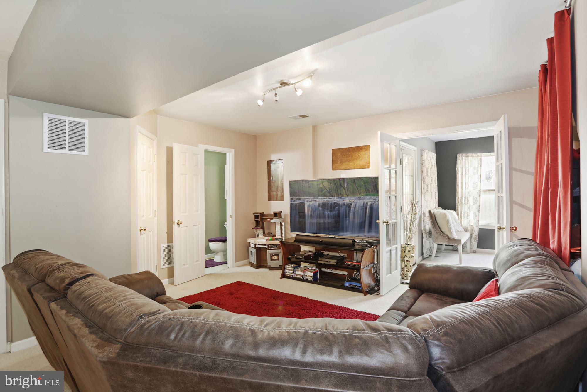 RIDGES AT ASHBURN - Residential