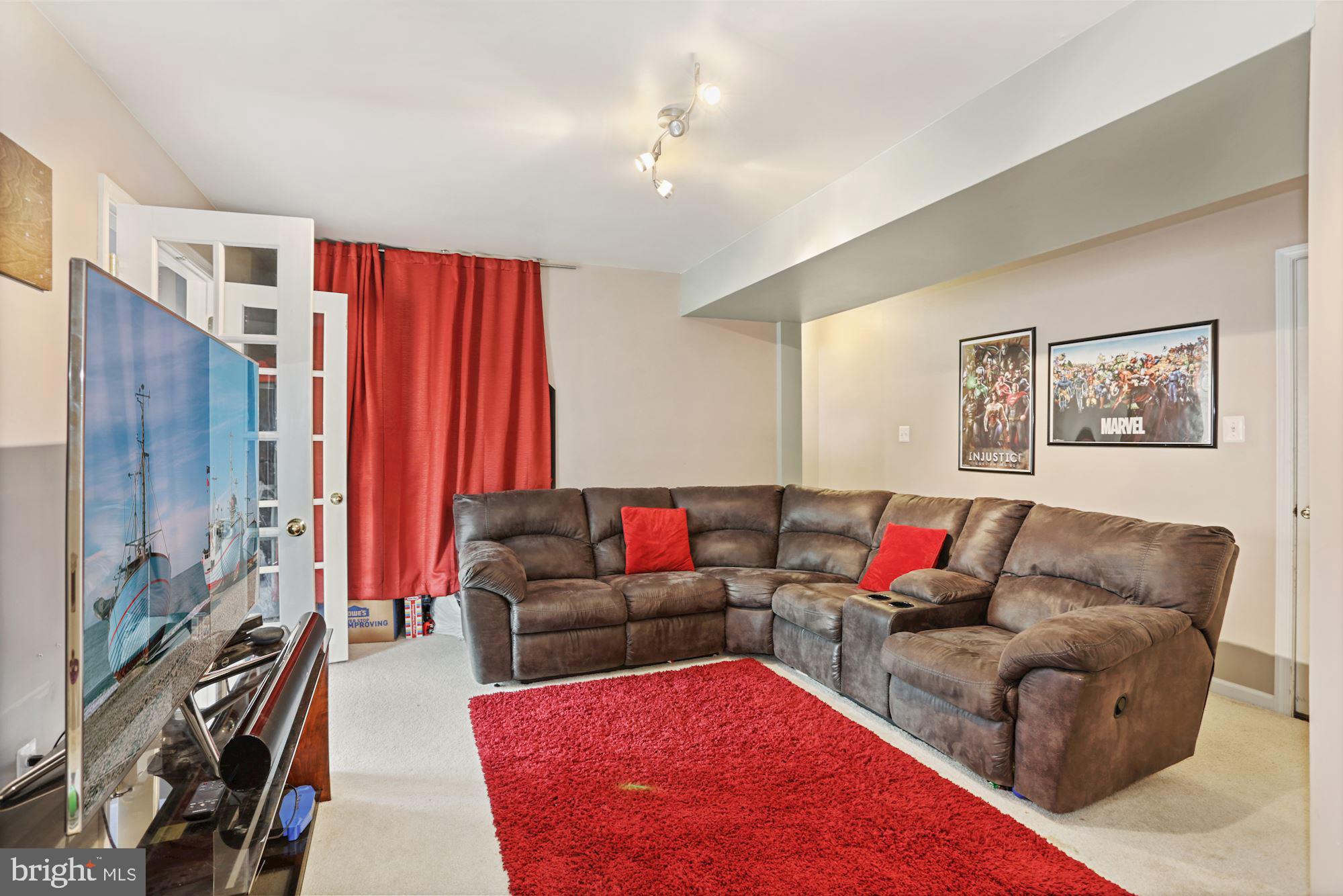 RIDGES AT ASHBURN - Residential