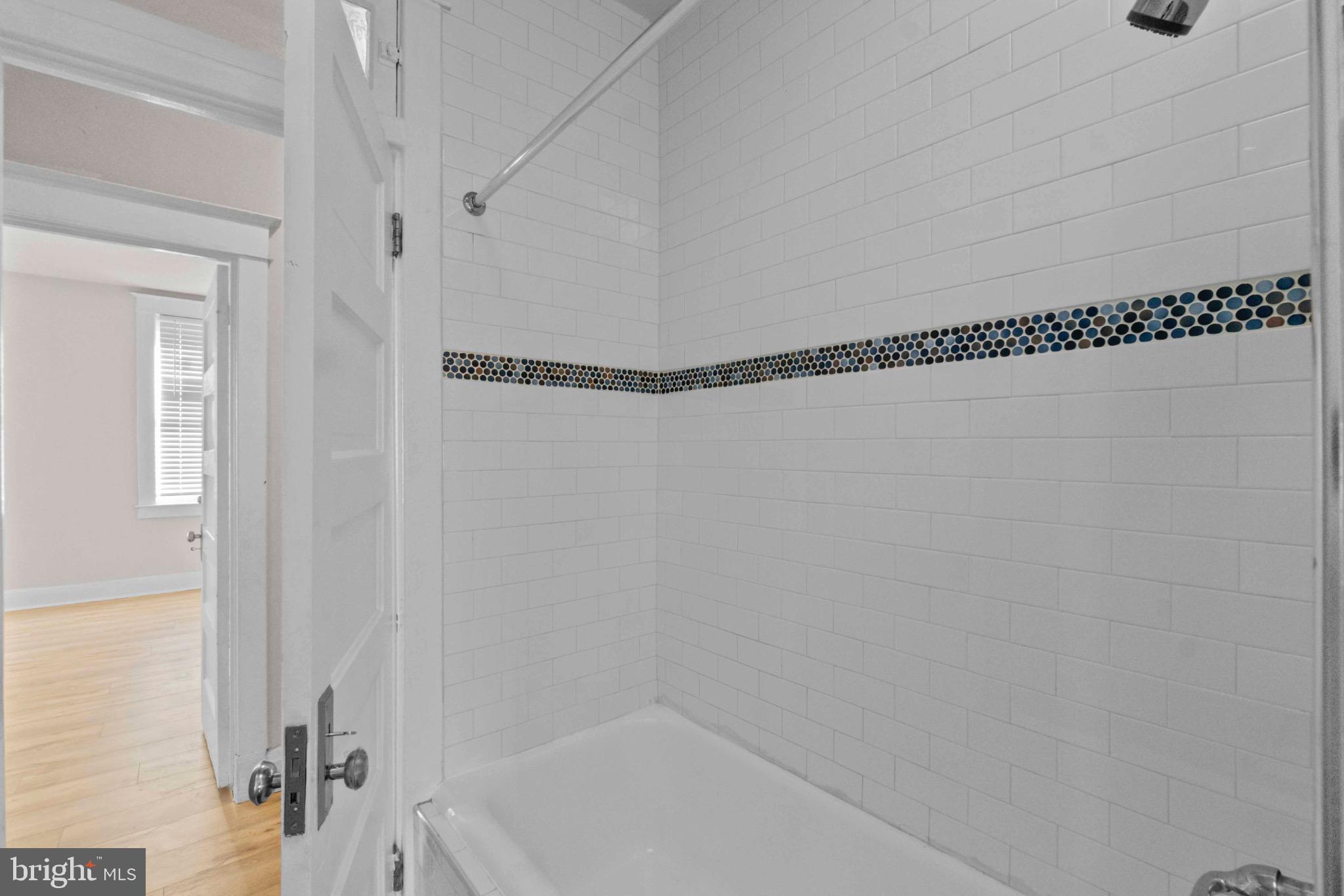 MADISON EASTEND - Residential Lease