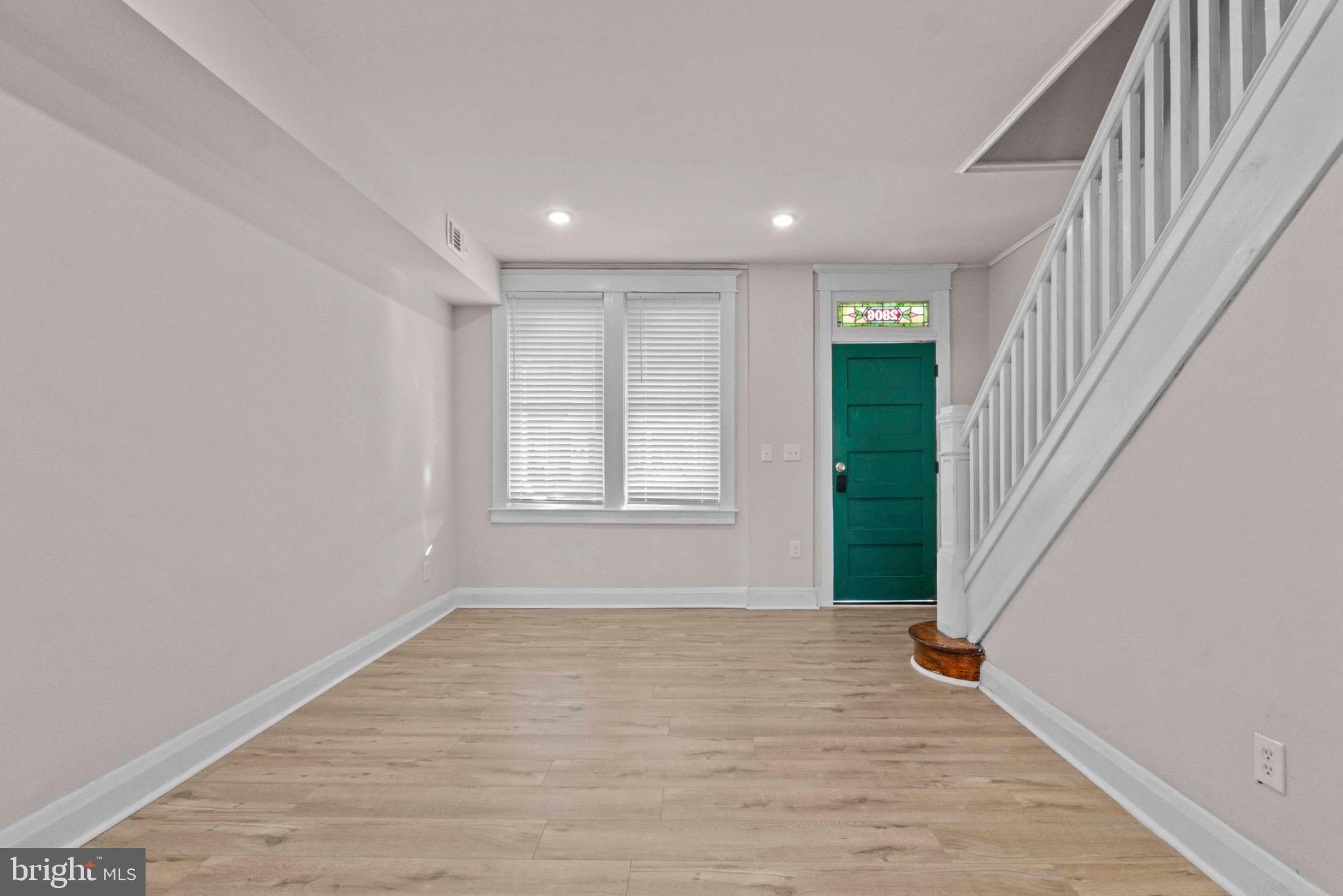 MADISON EASTEND - Residential Lease