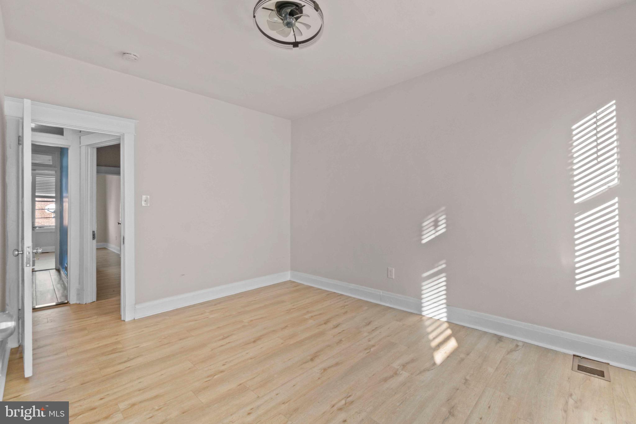 MADISON EASTEND - Residential Lease