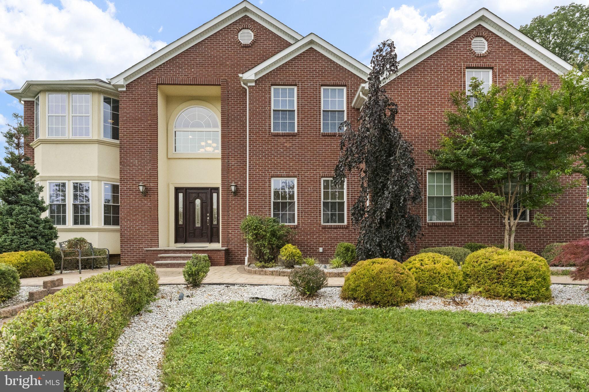 9 PINEHILL COURT