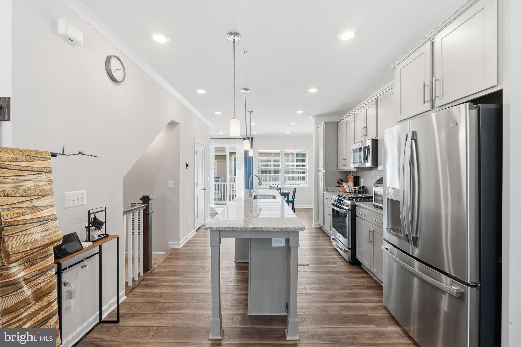 16122 COLUMBUS AVENUE