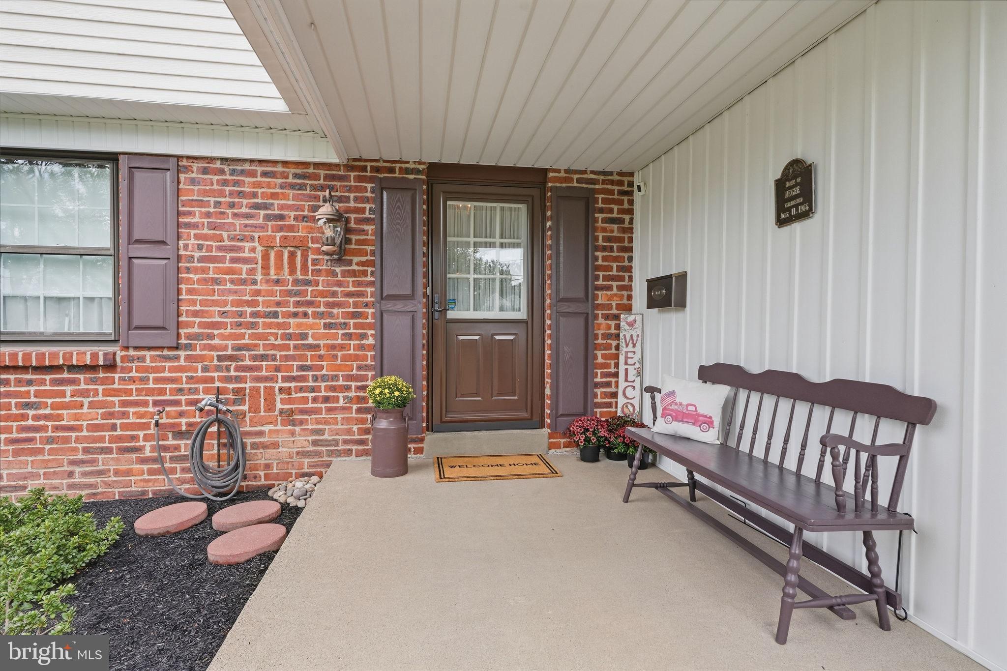 980 DECKER LANE
