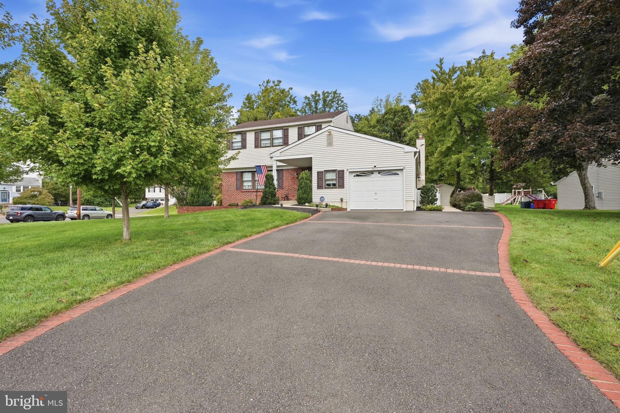 980 DECKER LANE