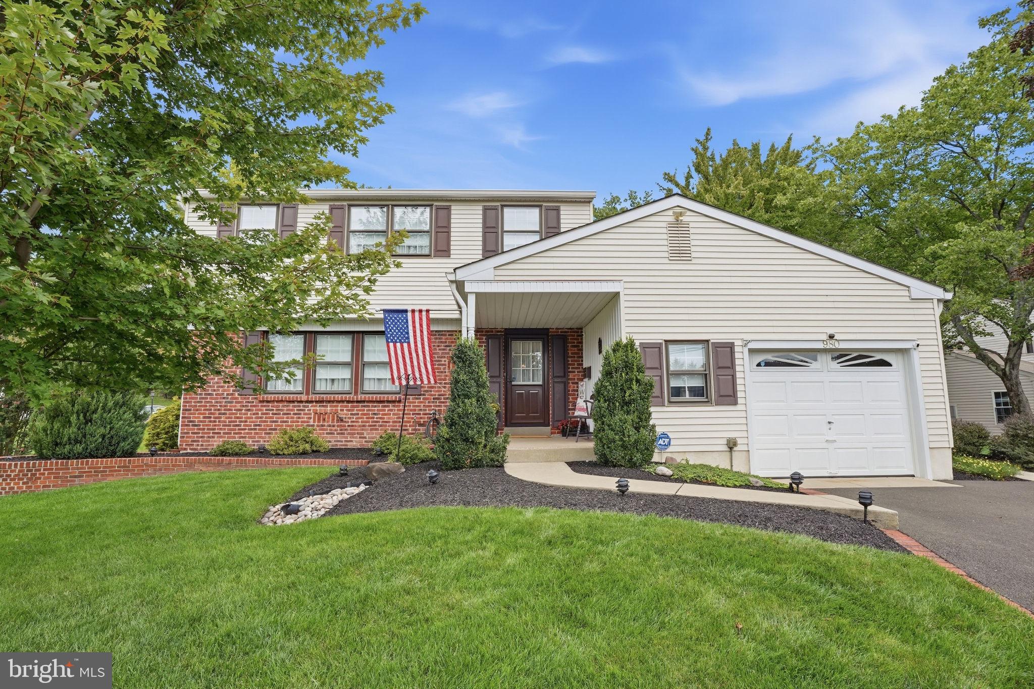 980 DECKER LANE