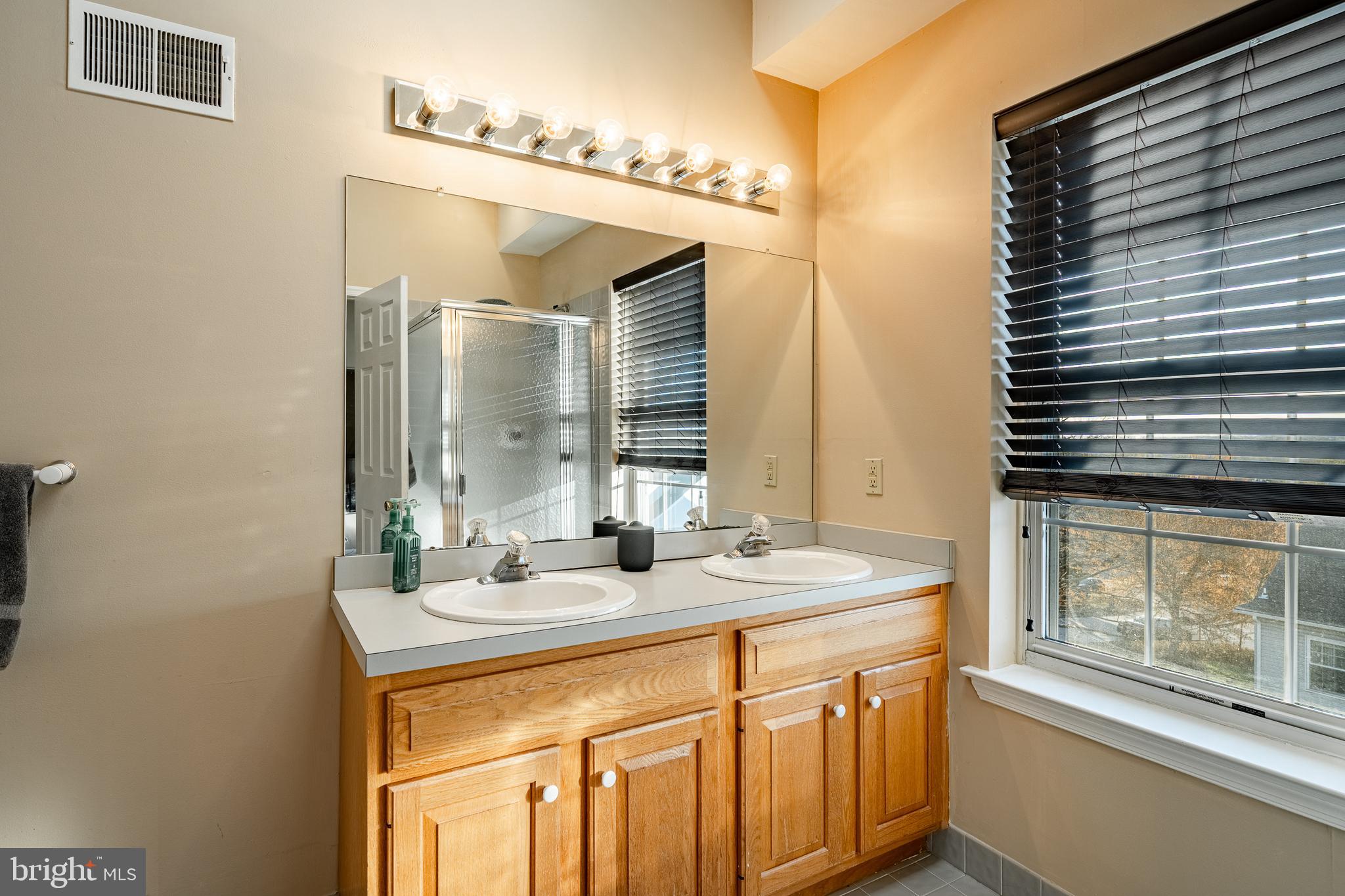 MEWS AT VALLEY FOR - Residential