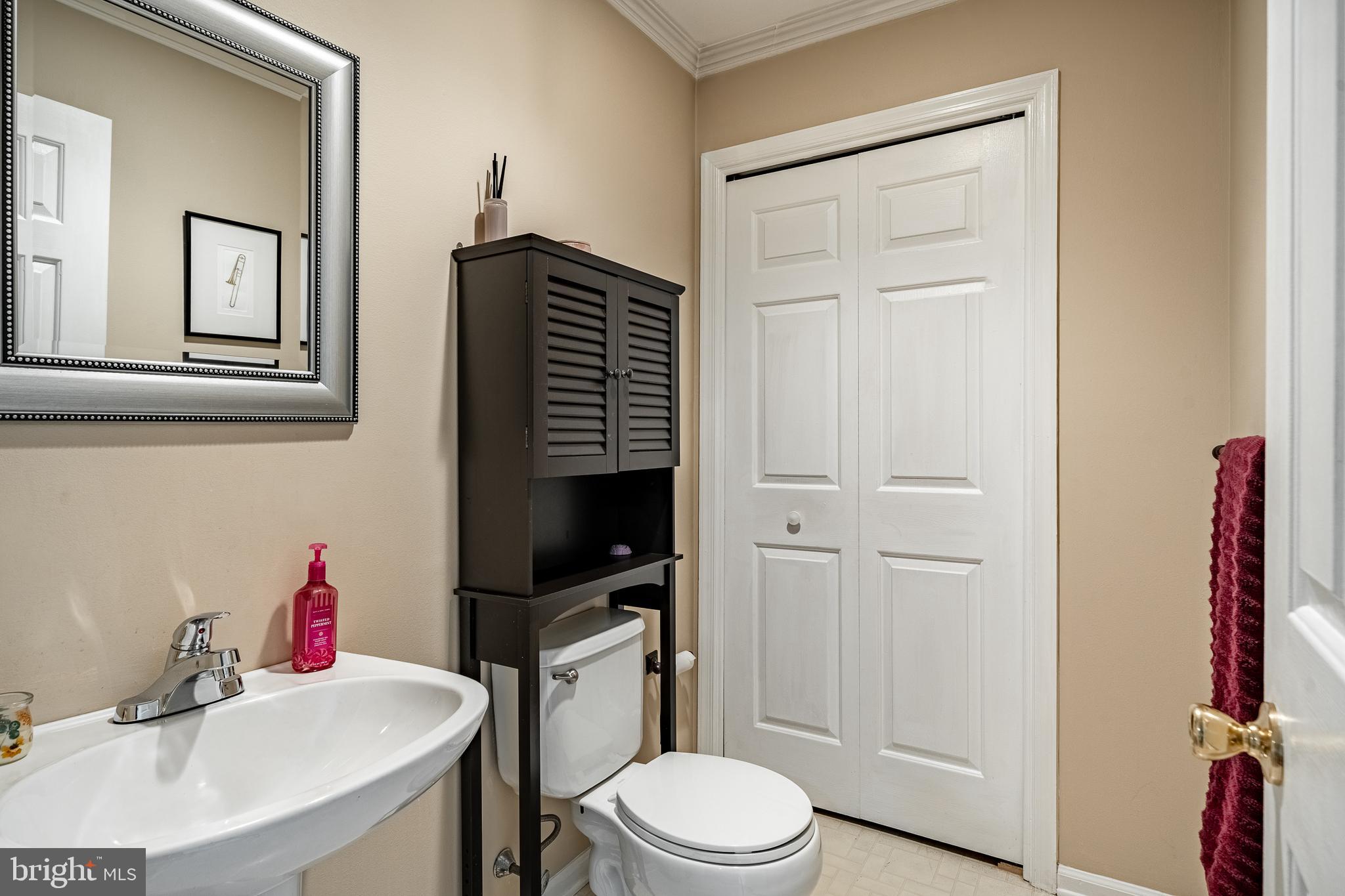 MEWS AT VALLEY FOR - Residential