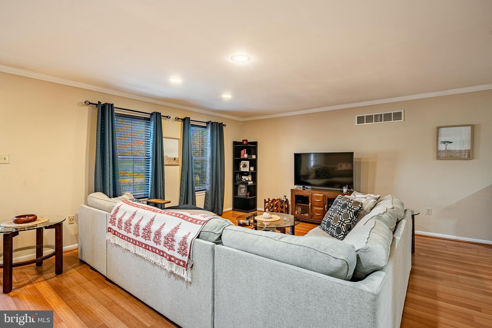 MEWS AT VALLEY FOR - Residential