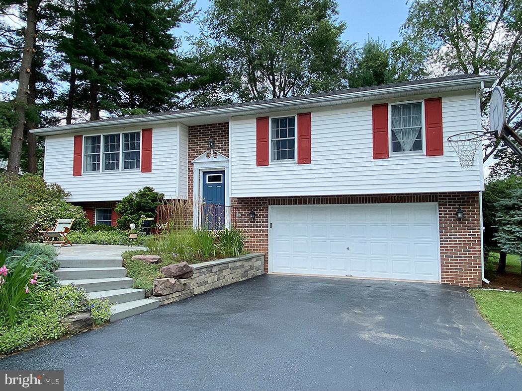 FOREST LAKES - Residential