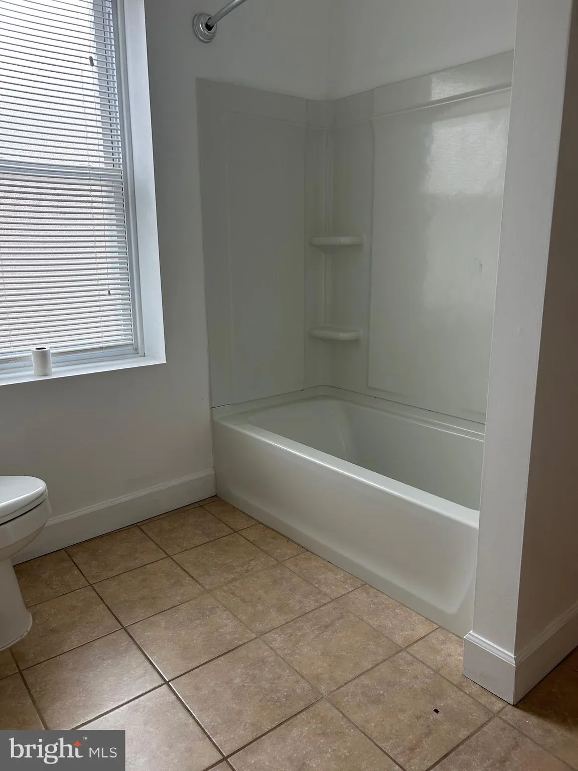 Philadelphia, Pennsylvania 19122, United States, 4 Bedrooms Bedrooms, ,1 BathroomBathrooms,Residential,Contingent,19113