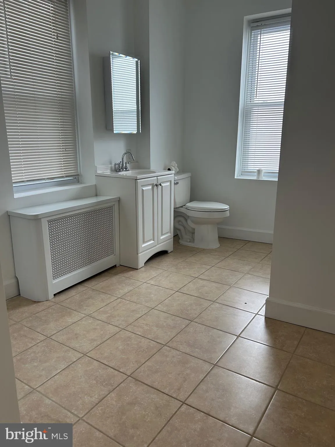 Philadelphia, Pennsylvania 19122, United States, 4 Bedrooms Bedrooms, ,1 BathroomBathrooms,Residential,Contingent,19113