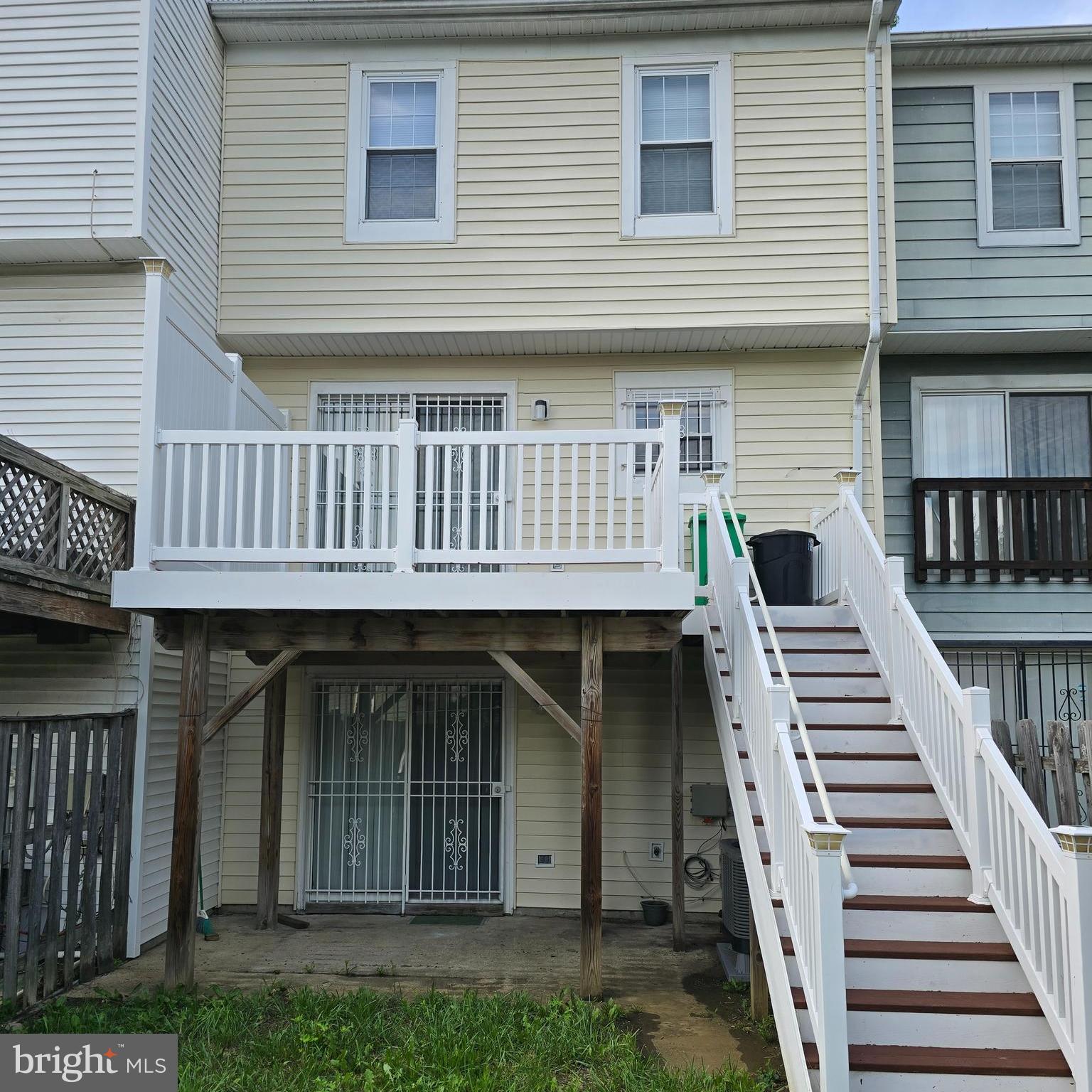 ENTERPRISE KNOLLS - Residential Lease