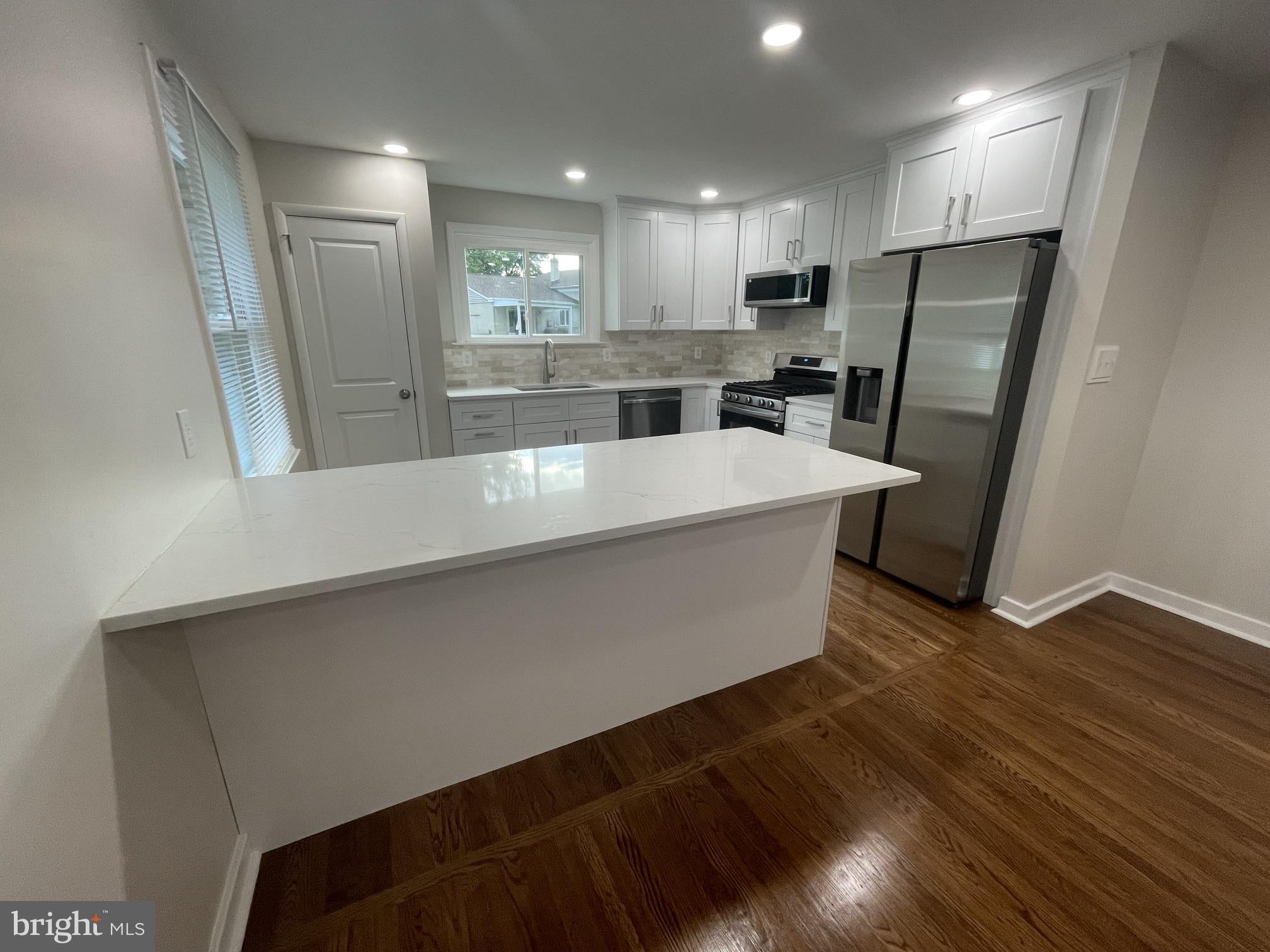 1646 MARIAN ROAD
