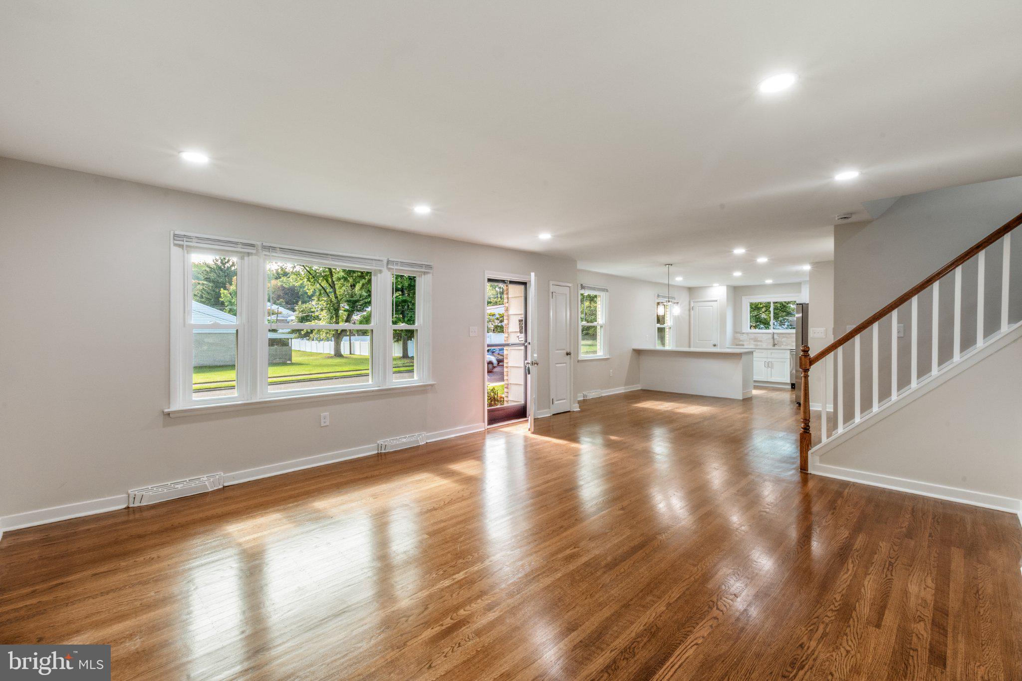 1646 MARIAN ROAD