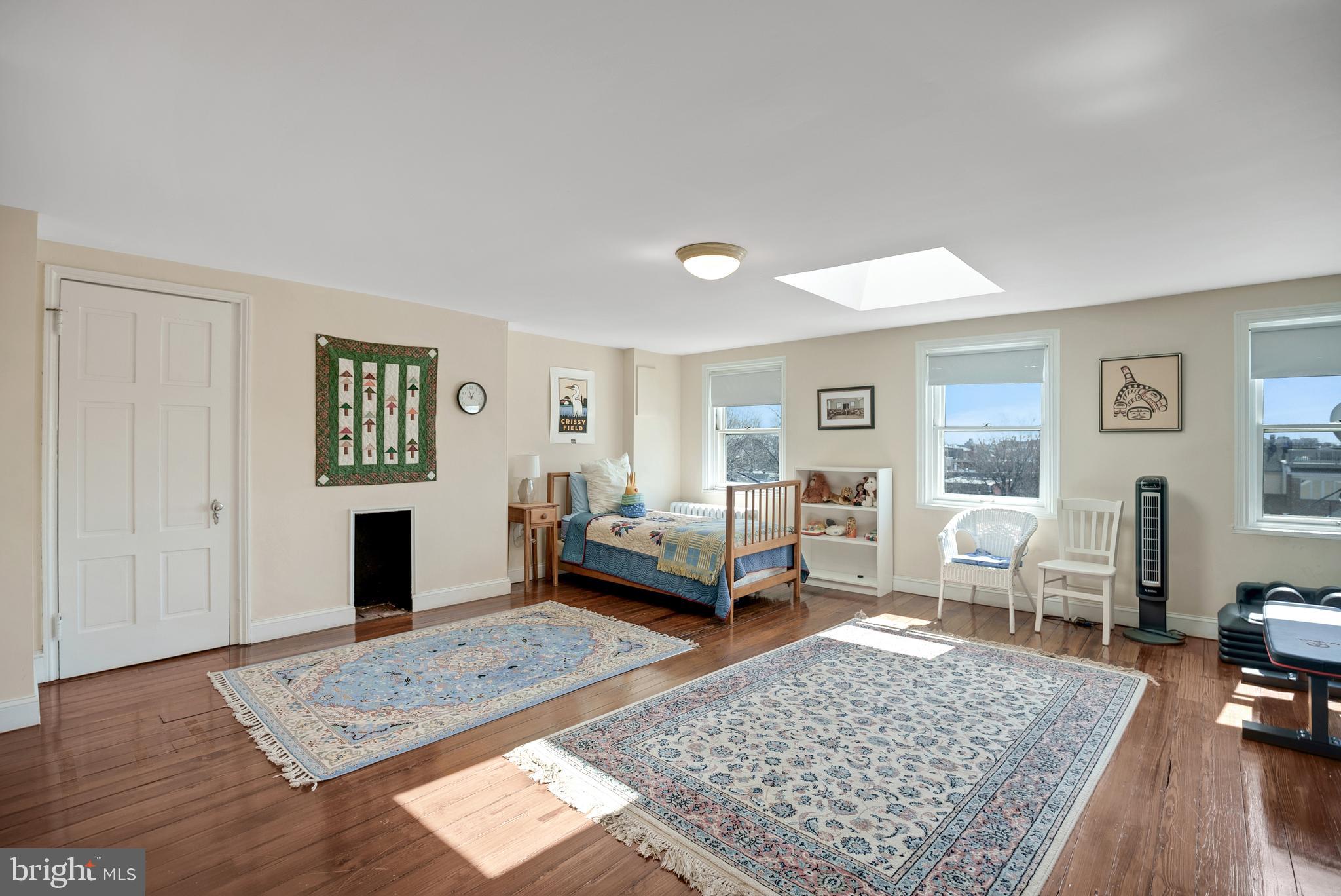 SOCIETY HILL - Residential