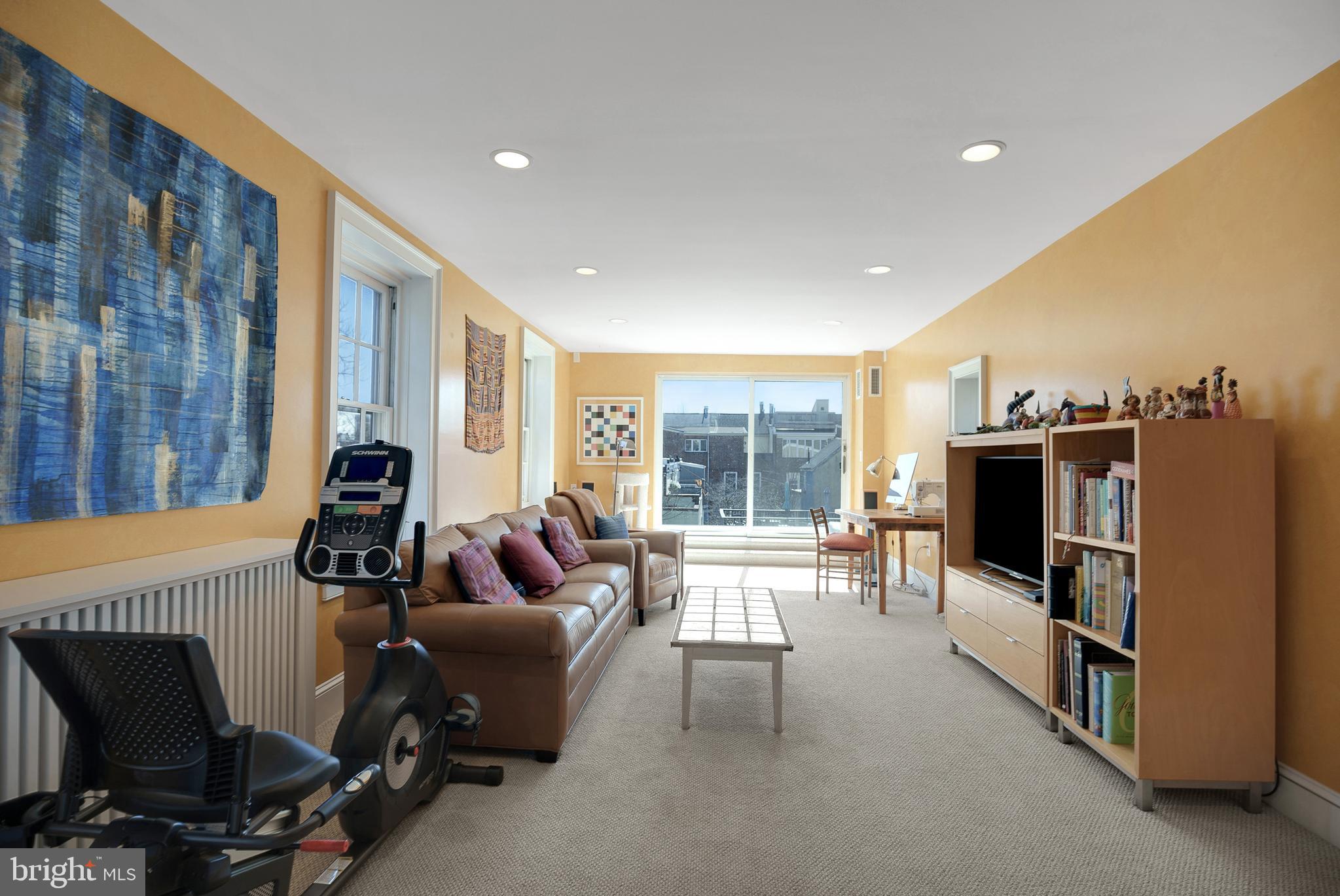 SOCIETY HILL - Residential