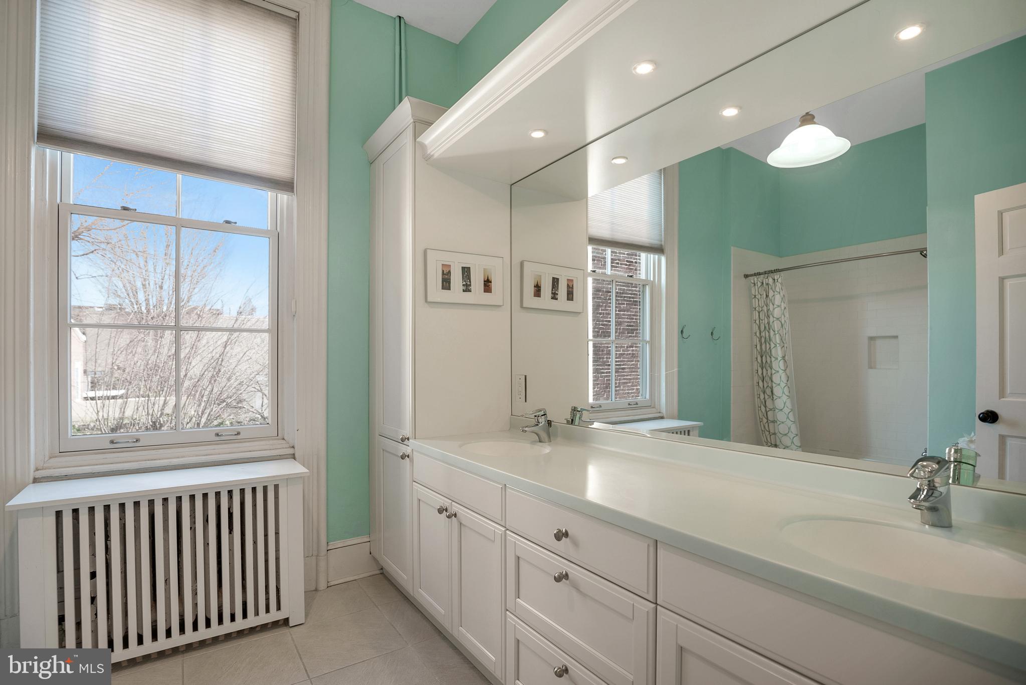 SOCIETY HILL - Residential