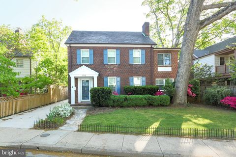 Photo of 419 N Jackson Street, ARLINGTON, VA 22201 (MLS # VAAR2073118)