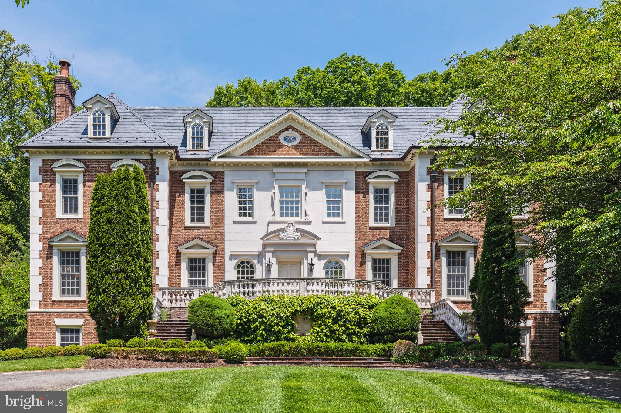 DOWNSCREST - Residential