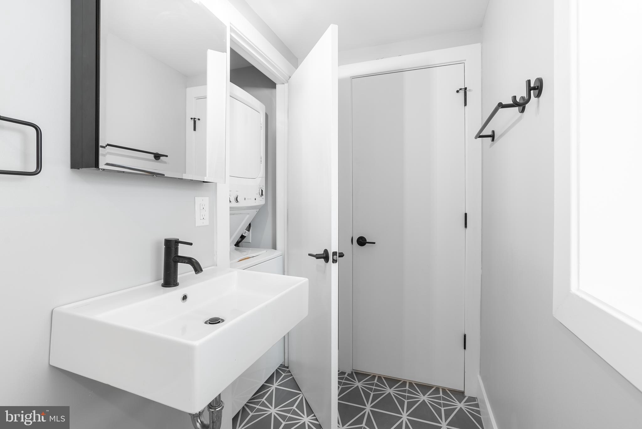 RITTENHOUSE SQUARE - Residential Lease