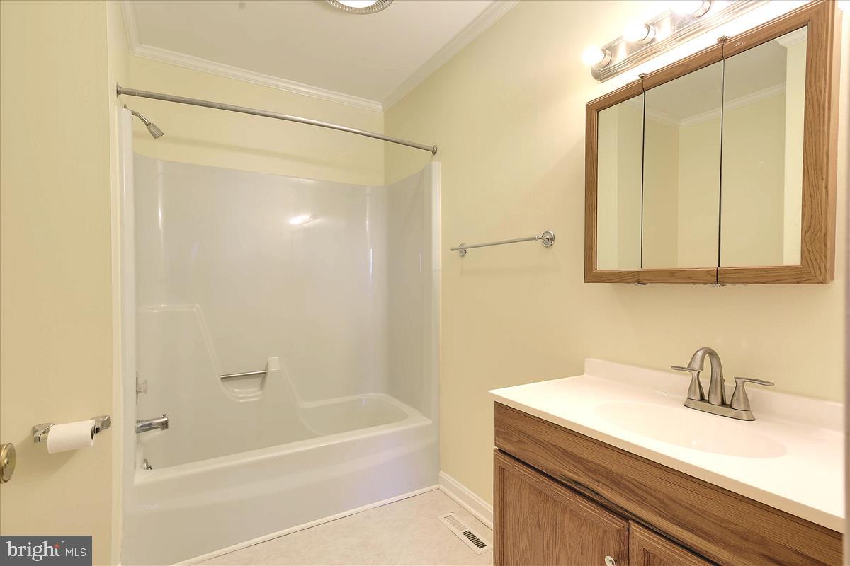 CHESTER HARBOR - Residential