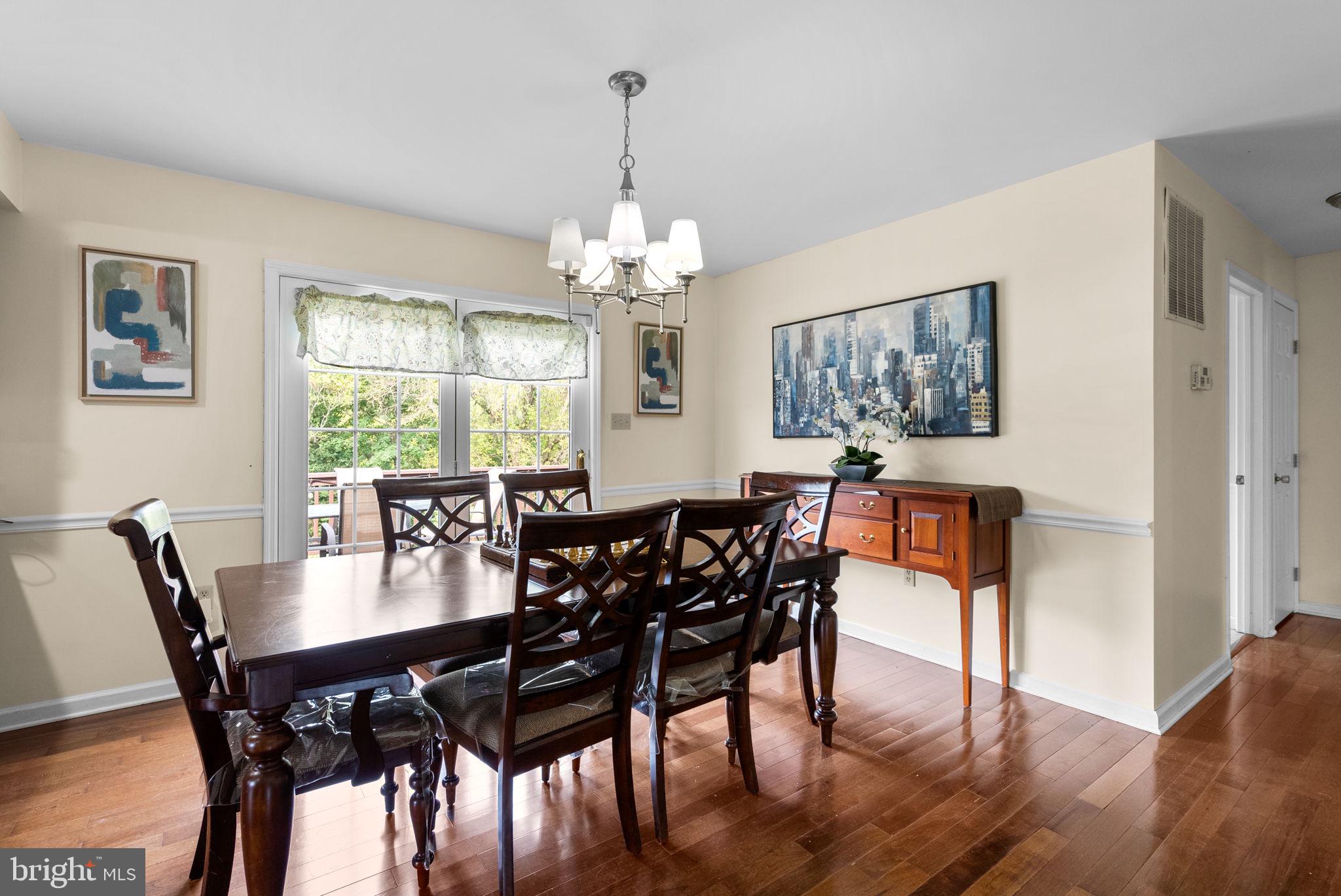 9809 HIGHVIEW AVENUE