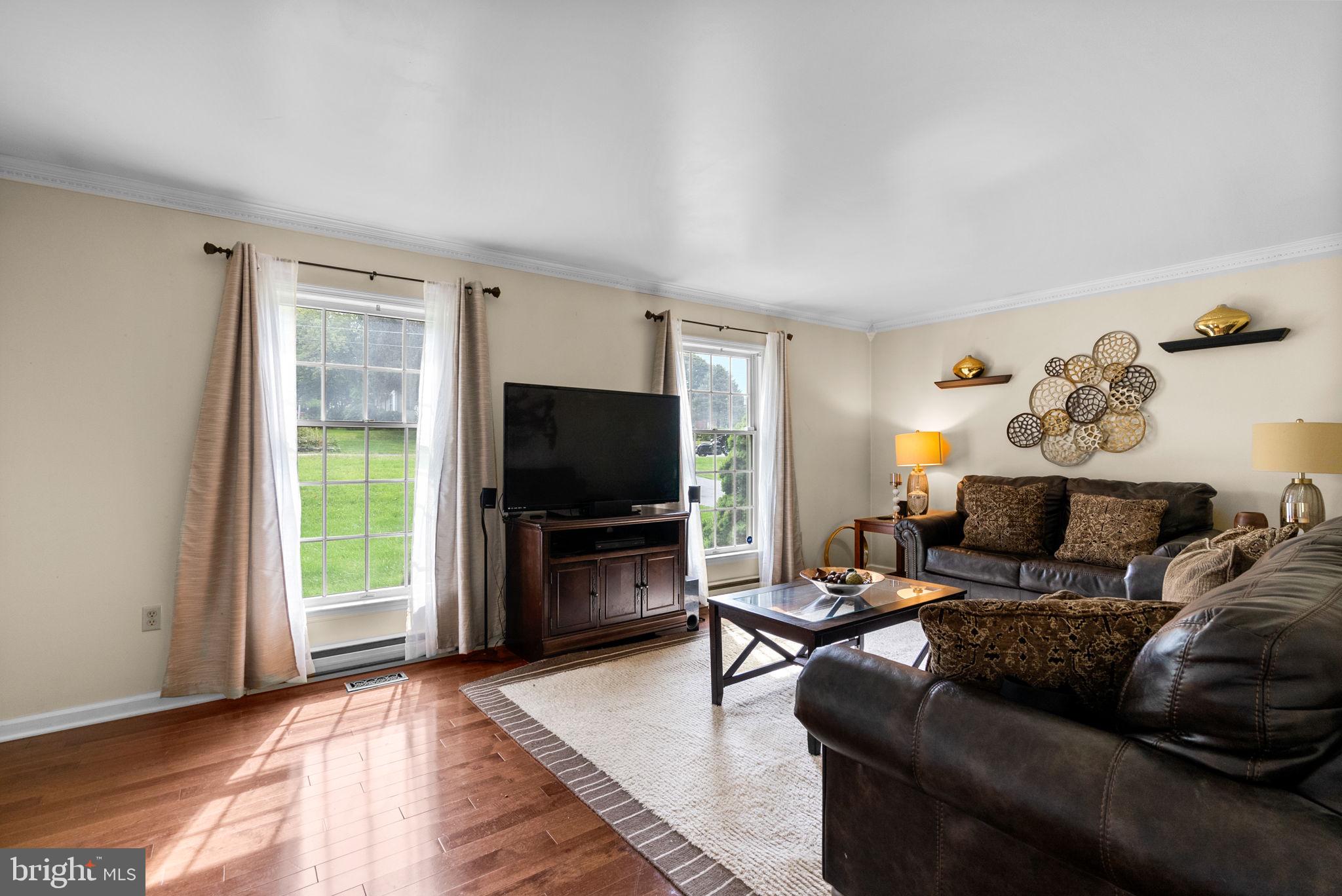 9809 HIGHVIEW AVENUE