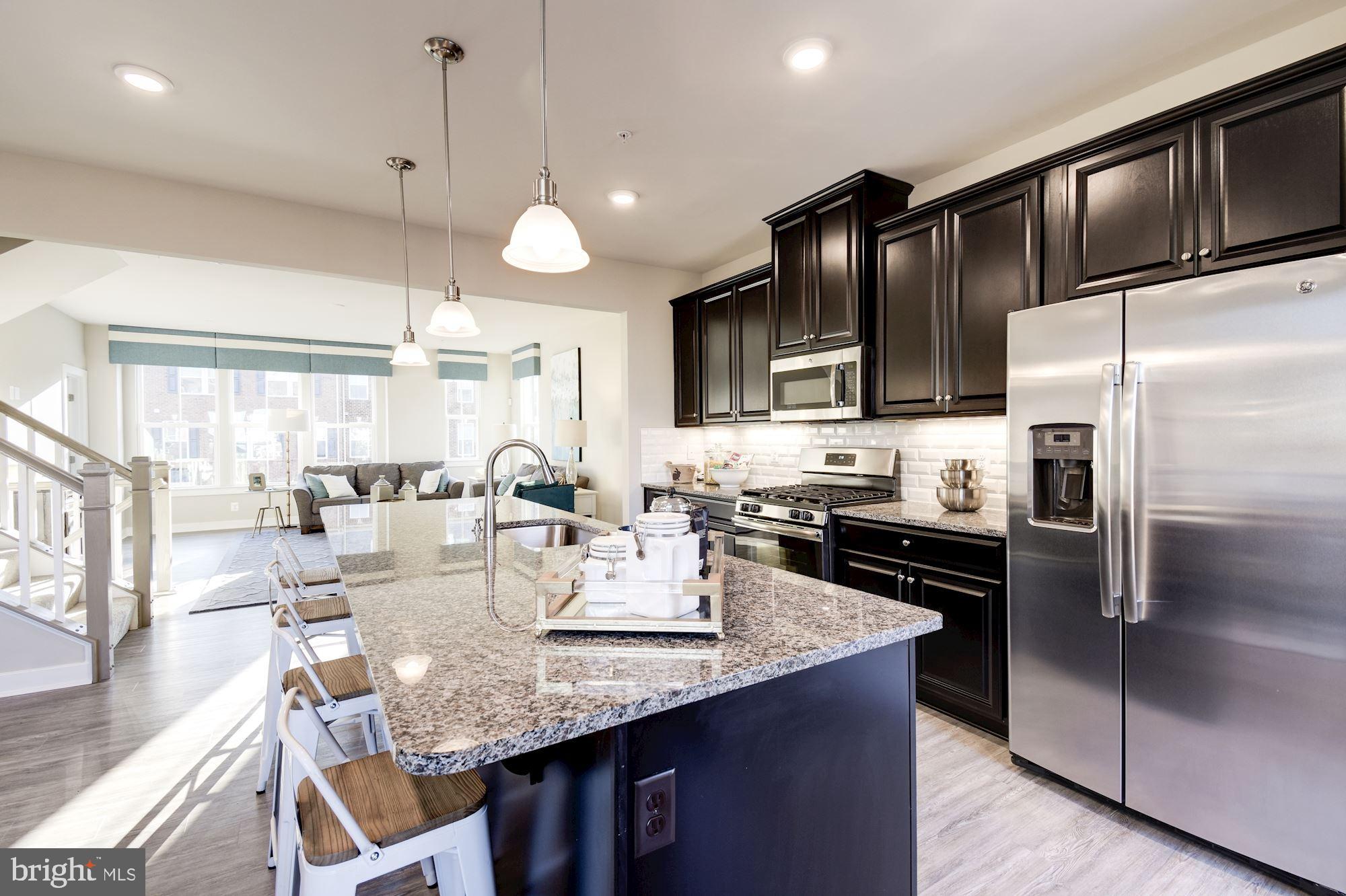 WESTCHESTER SQUARE - Residential