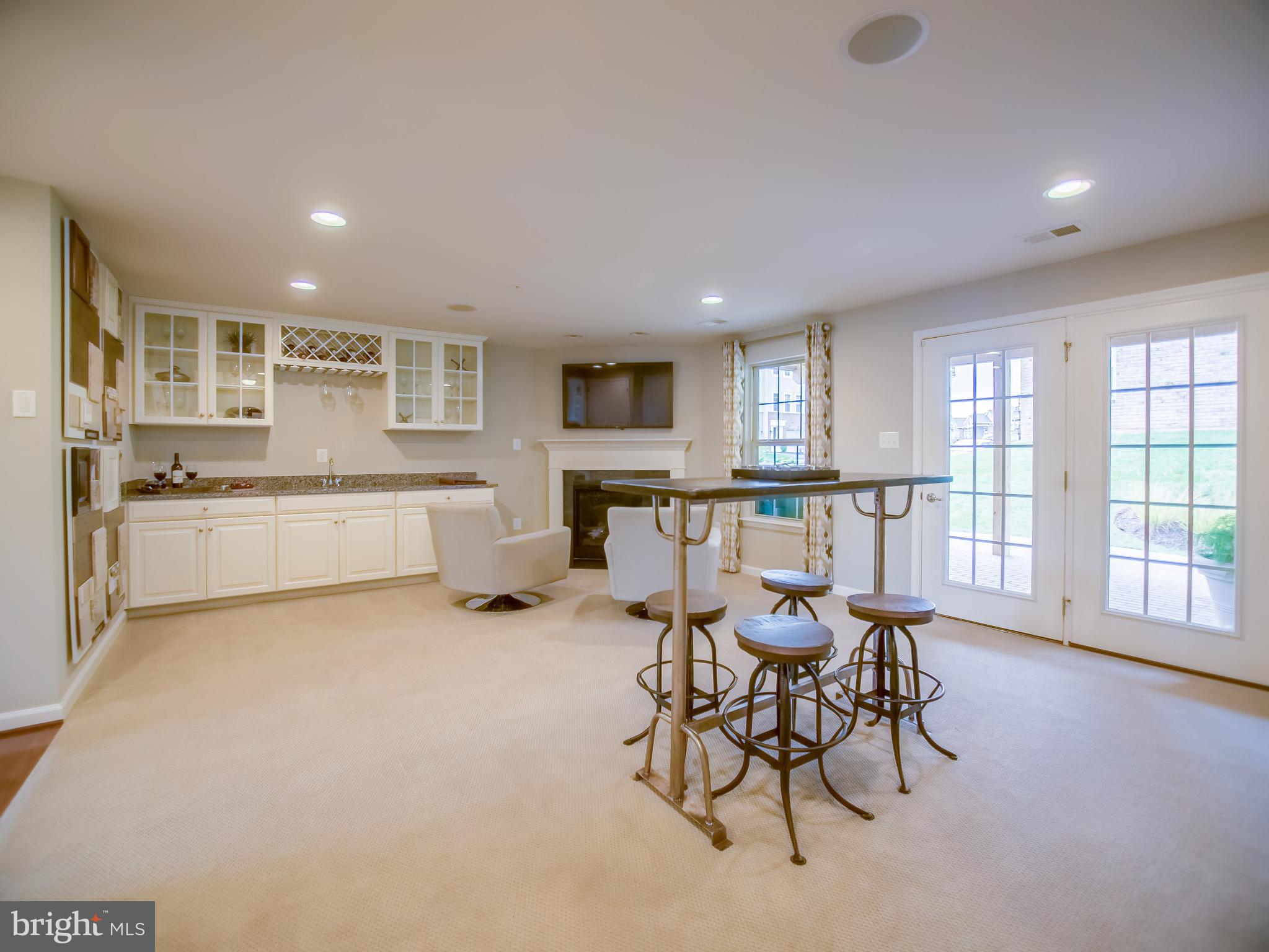 WESTCHESTER SQUARE - Residential