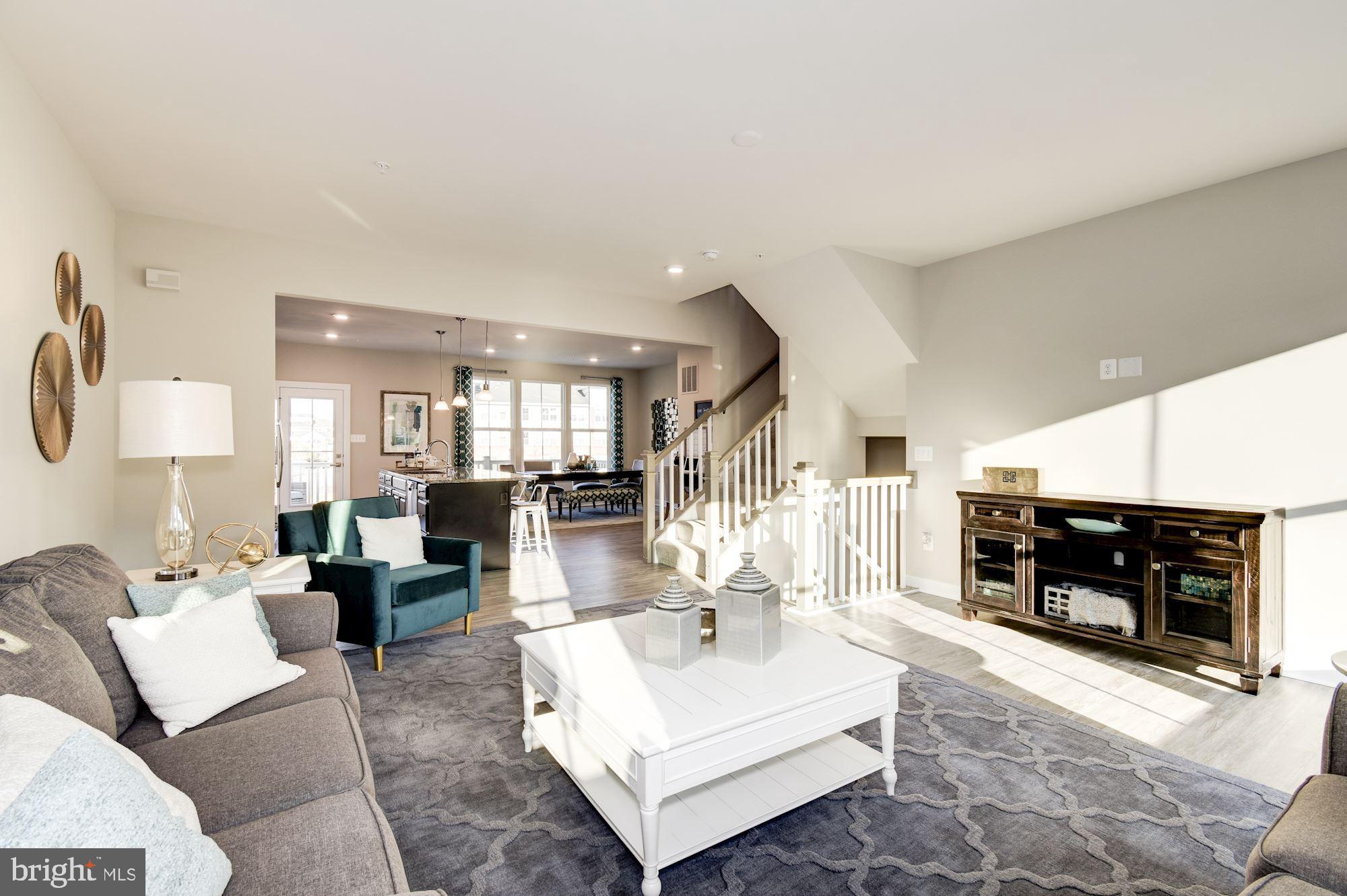 WESTCHESTER SQUARE - Residential