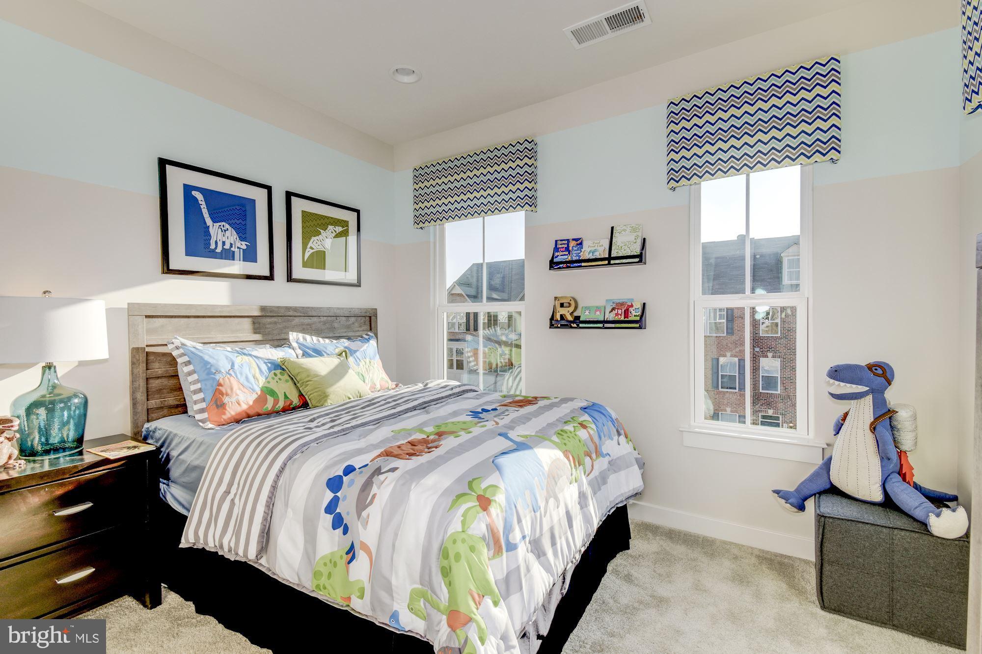 WESTCHESTER SQUARE - Residential