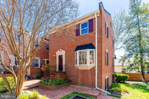 2111 N LINCOLN STREET ARLINGTON VA 22207