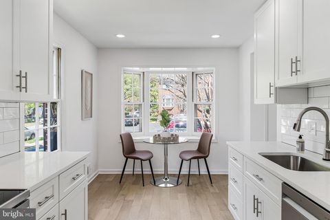 2111 N LINCOLN STREET ARLINGTON VA 22207