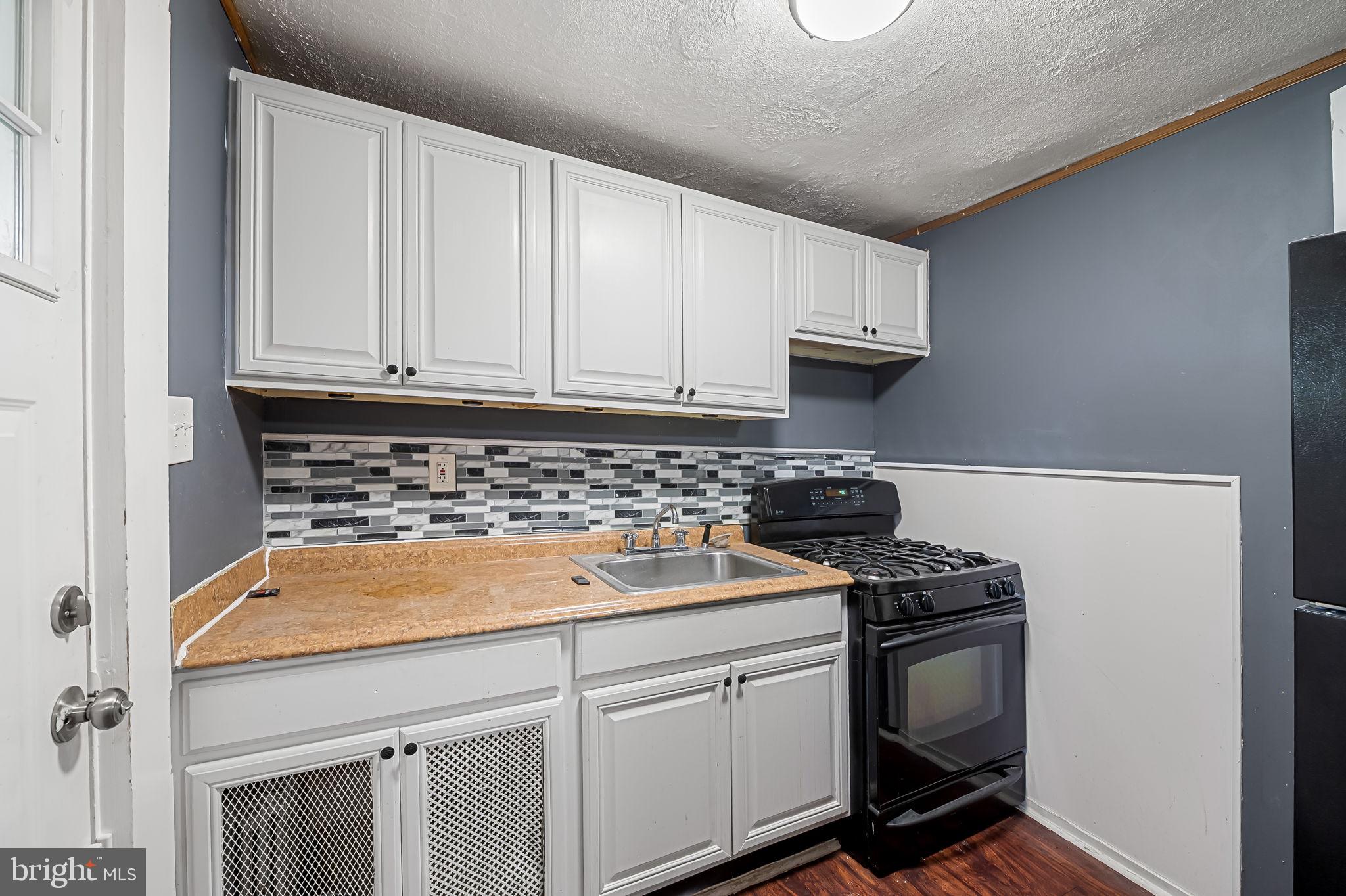 GWYNN OAK - Residential Lease
