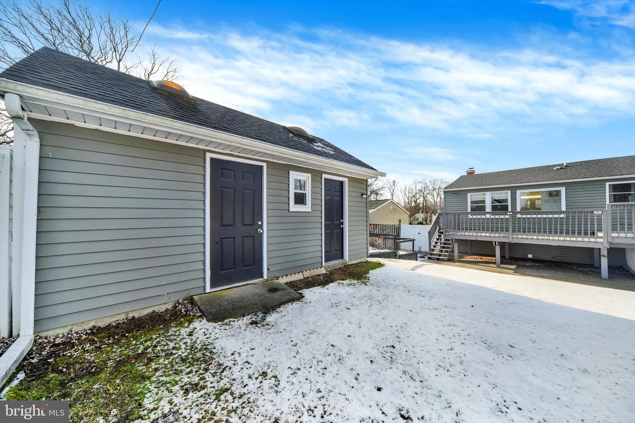 HALLFIELD MANOR - Residential