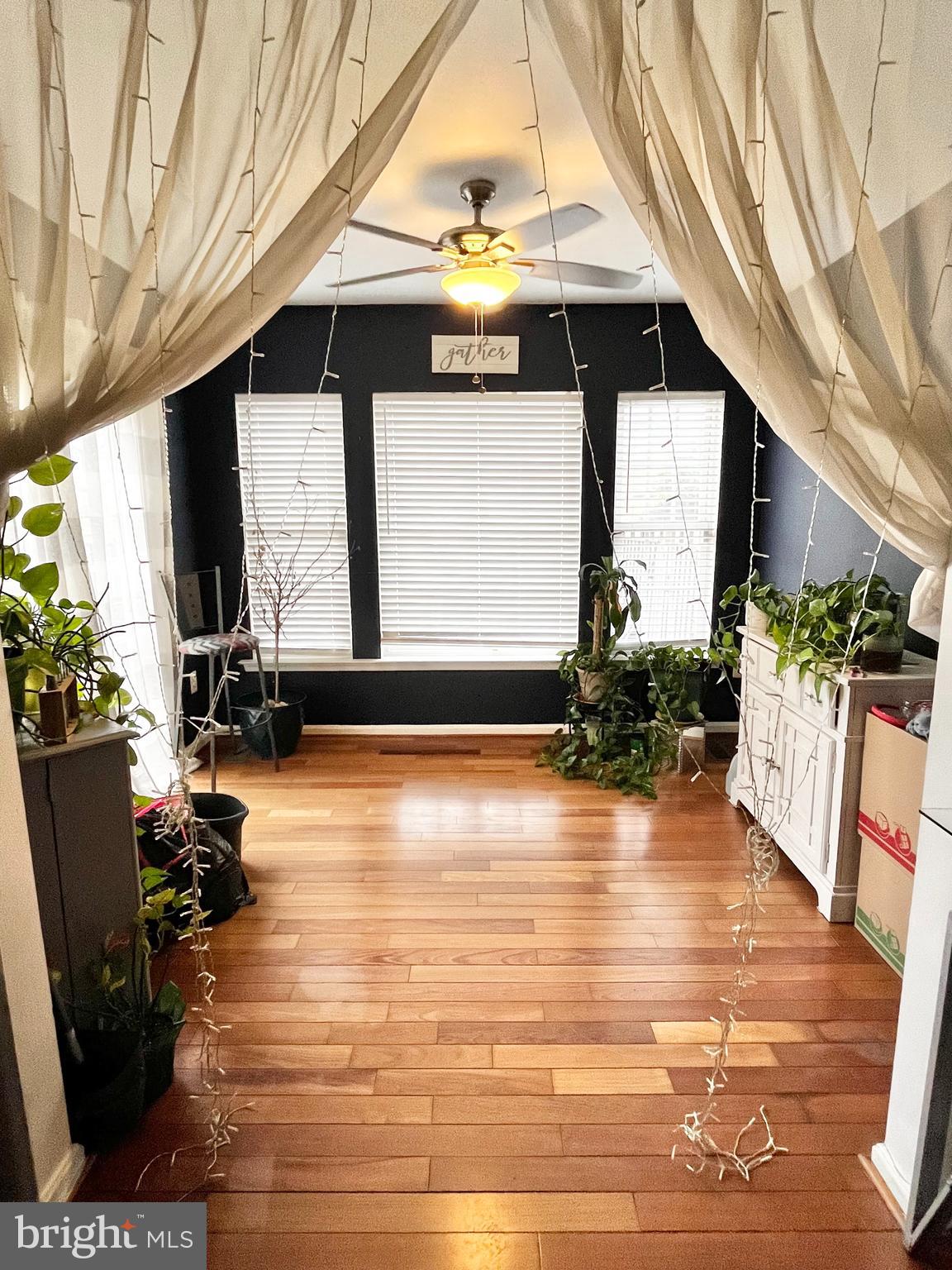 RIVER OAKS - Residential