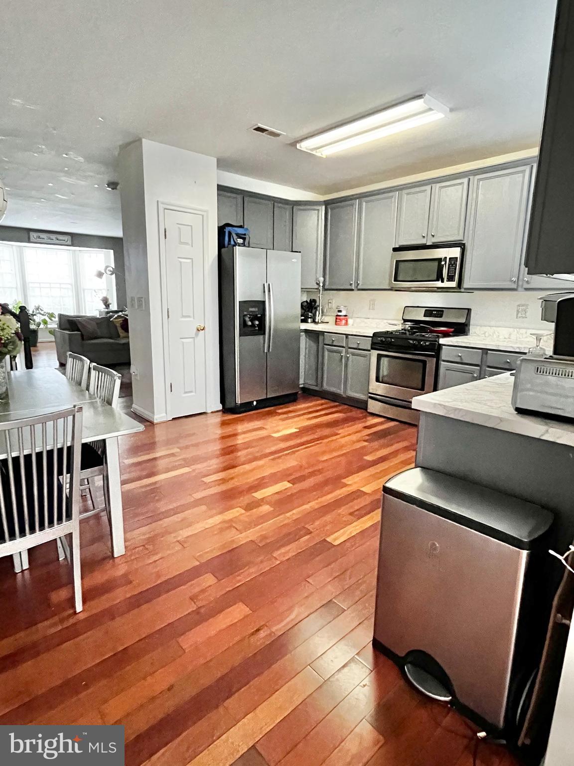 RIVER OAKS - Residential